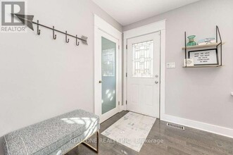 2321 Sharron St in Burlington, ON - Building Photo - Building Photo