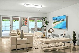 3427 Frow Ave in Miami, FL - Foto de edificio - Building Photo