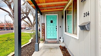 204 N Santa Ana Ave in Modesto, CA - Building Photo - Building Photo