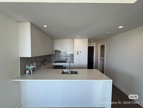 5051 Imperial St in Burnaby, BC - Building Photo - Building Photo