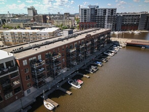130 S Water St, Unit Waterfront in Milwaukee, WI - Building Photo - Building Photo