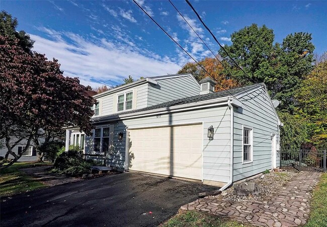 617 Midvale Rd in Vestal, NY - Building Photo - Building Photo