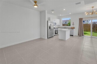 2652 SE 28th St in Homestead, FL - Building Photo - Building Photo