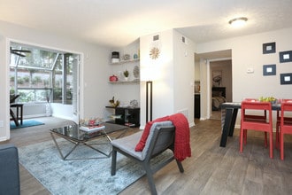 Enclave at Roswell in Roswell, GA - Foto de edificio - Interior Photo