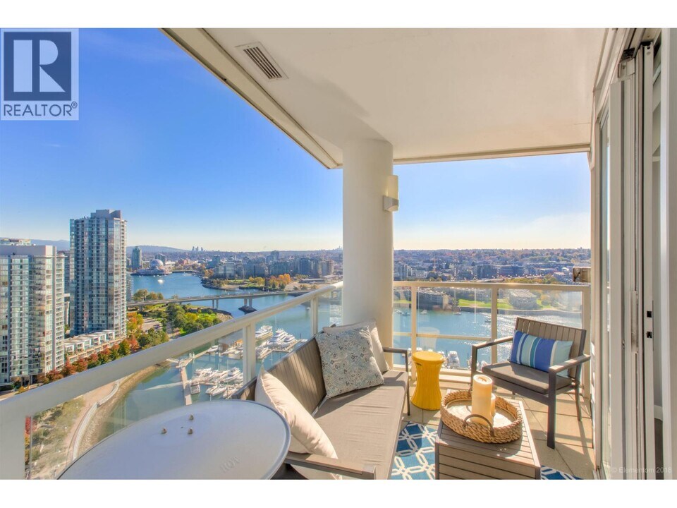 1201 Marinaside Crescent in Vancouver, BC - Building Photo