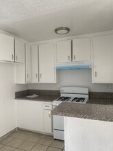 Summer Breeze Apartments in North Hills, CA - Building Photo - Building Photo