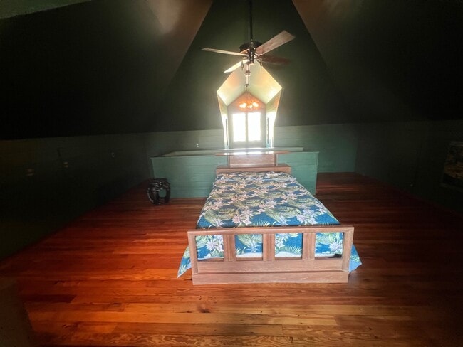 property at 618 Bayridge Rd