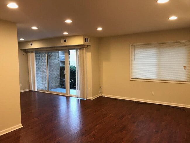 8002 Chanute Plz, Unit 6