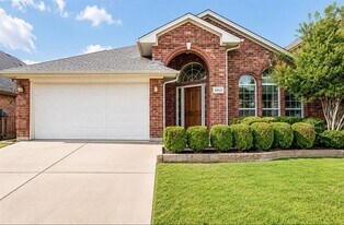 8833 Sunset Trace Dr in Fort Worth, TX - Building Photo