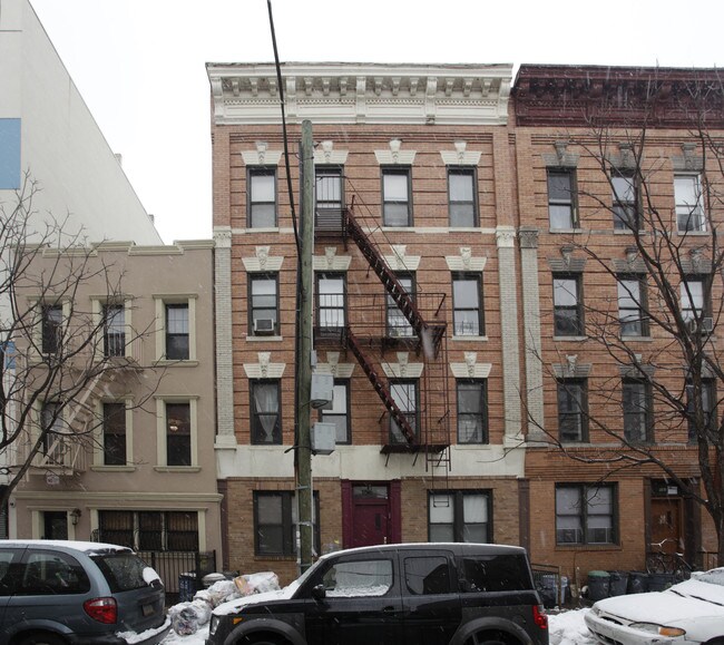 155 Huron St in Brooklyn, NY - Building Photo - Building Photo