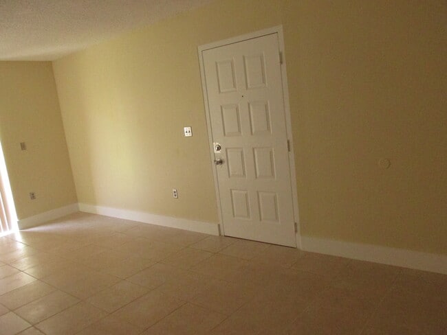 7427 SW 152nd Ave, Unit 0 in Miami, FL - Foto de edificio - Building Photo