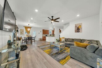 4715 Pico Pico St in San Antonio, TX - Building Photo - Building Photo