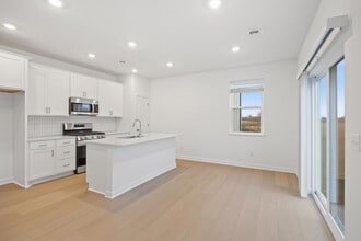 10724 Henslowe Ave S in Cottage Grove, MN - Building Photo - Building Photo