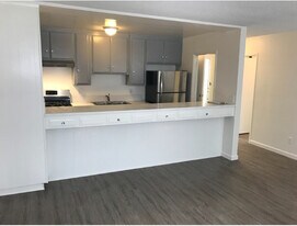 229 S Mariposa Ave in Los Angeles, CA - Building Photo