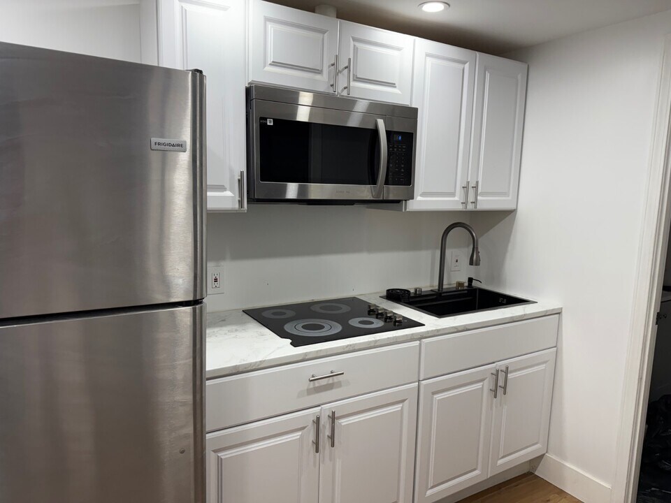 10XX E 230th St in Bronx, NY - Building Photo