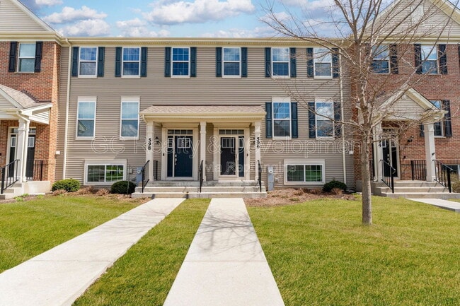 property at 596 Cimmaron Cir