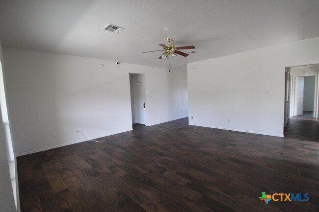 property at 5207 Lauren Lea Dr
