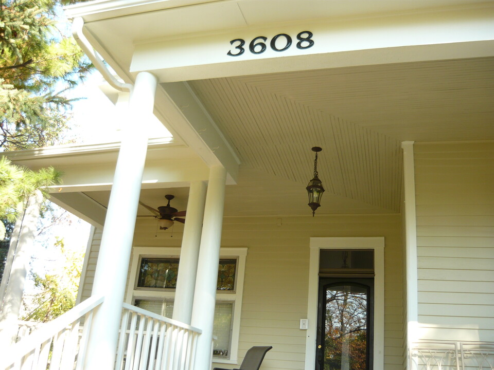 3608 Eastern Ave in Cincinnati, OH - Foto de edificio