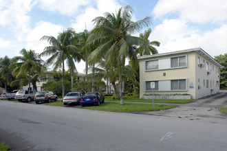 Riviera Isles in Coral Gables, FL - Foto de edificio - Building Photo