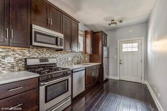 1535 N Campbell Ave in Chicago, IL - Building Photo - Building Photo