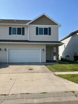 911 30th Ave W in West Fargo, ND - Building Photo