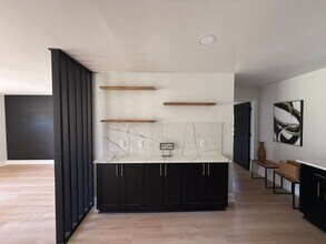 2915 Reynolds Park Rd in Winston-Salem, NC - Foto de edificio - Building Photo