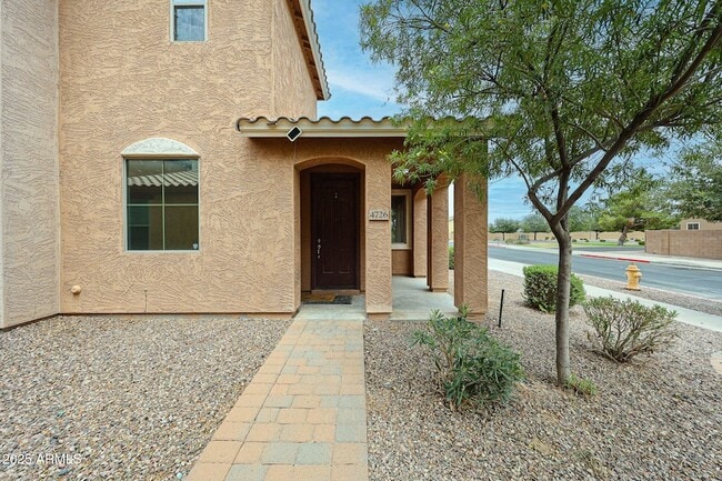 4726 W Fremont Rd. in Phoenix, AZ - Building Photo - Building Photo