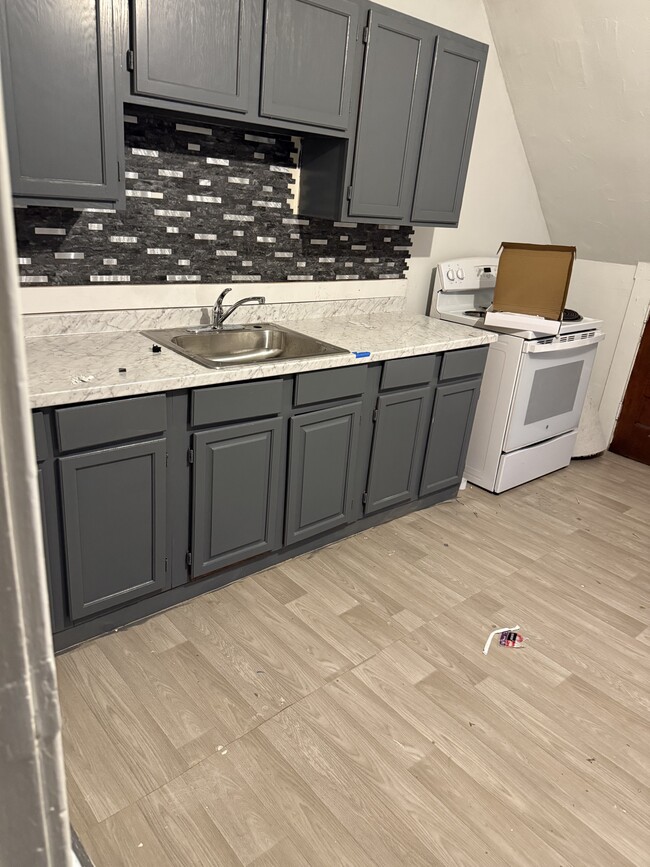 118 Baltimore St, Unit 3