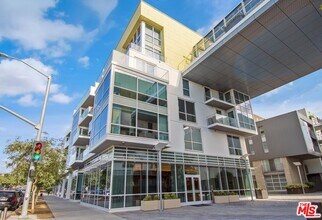 1705-1725 Ocean Ave in Santa Monica, CA - Building Photo - Building Photo