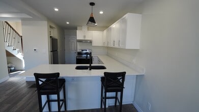 246 Forest Ave in Hamilton, ON - Building Photo - Building Photo