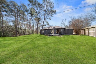 2004 White Oak Dr in Conroe, TX - Building Photo - Building Photo