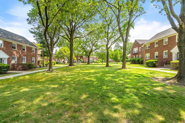 Styertowne Apartments in Clifton, NJ - Building Photo - Building Photo