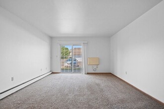 Stoneridge Apartments in Beaver Dam, WI - Building Photo - Building Photo