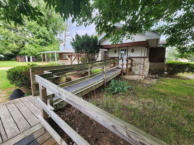 property at 1616 N 11th St