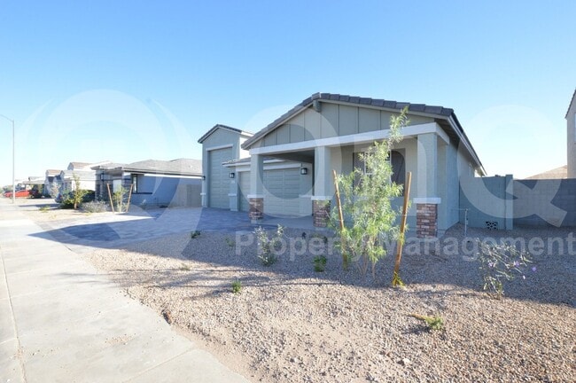property at 2039 E Piedmont Pl
