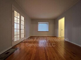 33 Indian Trail in Merrillville, IN - Building Photo