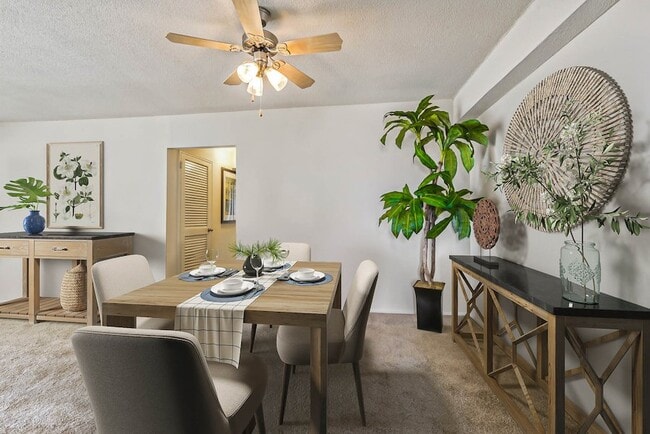 Cavalier Club in Falls Church, VA - Building Photo - Building Photo