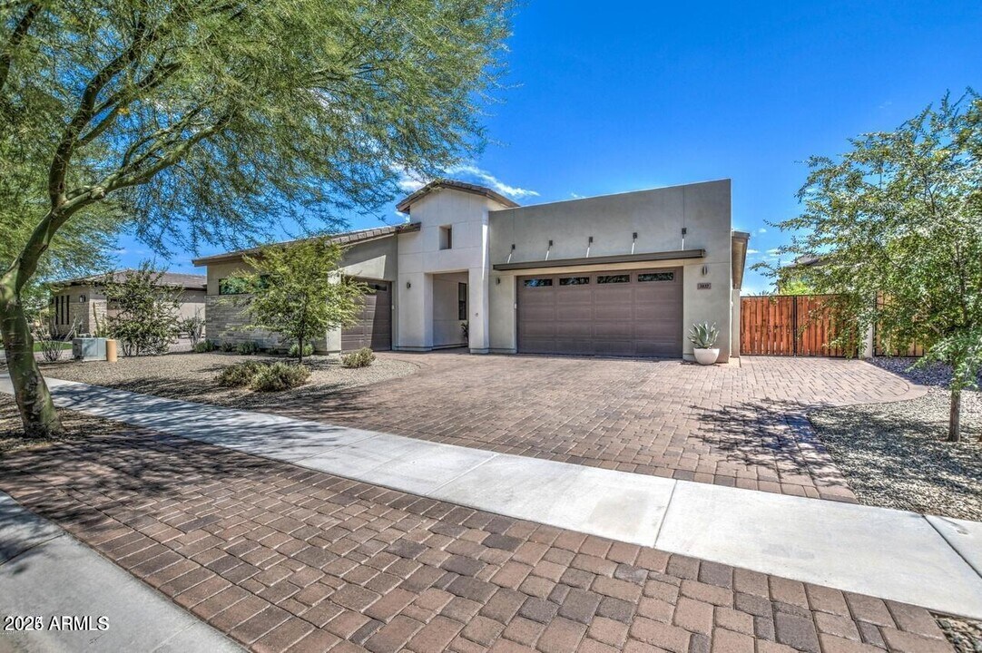3835 E Cres Place in Chandler, AZ - Building Photo