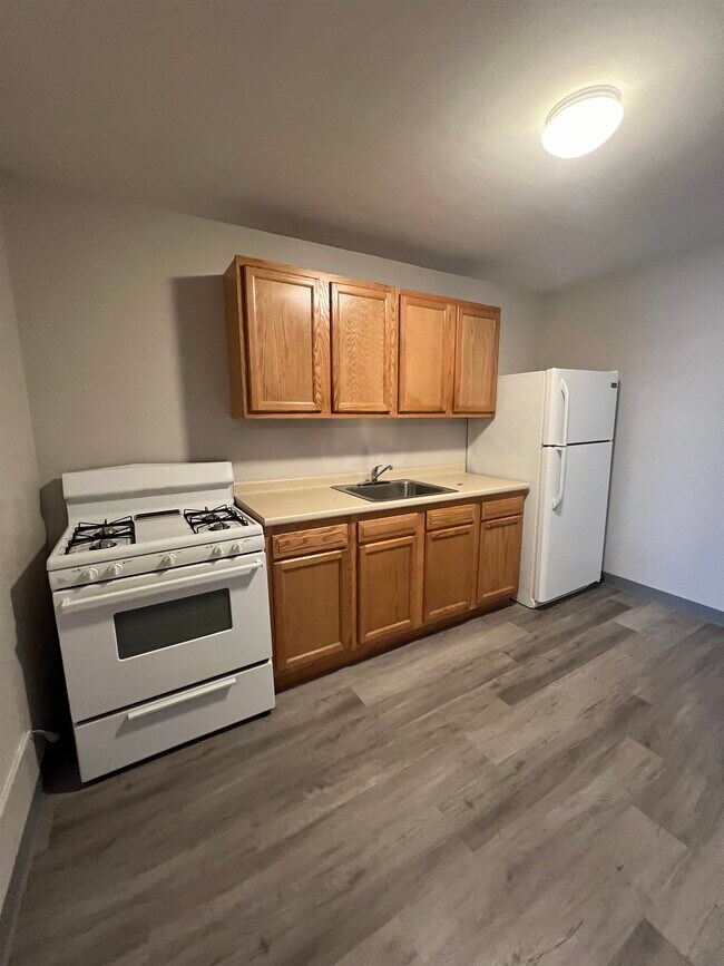 1101 Elm St in Manchester, NH - Building Photo - Building Photo