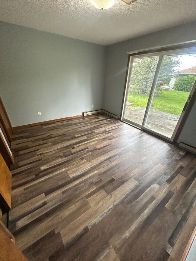 24166 Oak Ct in Chenoa, IL - Building Photo - Building Photo
