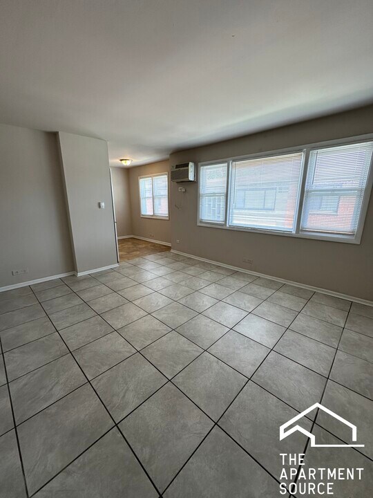 9612 Ivanhoe Ave in Schiller Park, IL - Building Photo