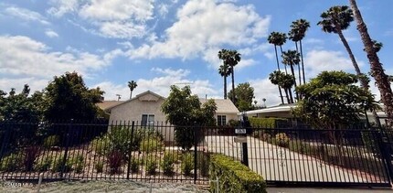 13628 Addison St in Los Angeles, CA - Building Photo - Building Photo