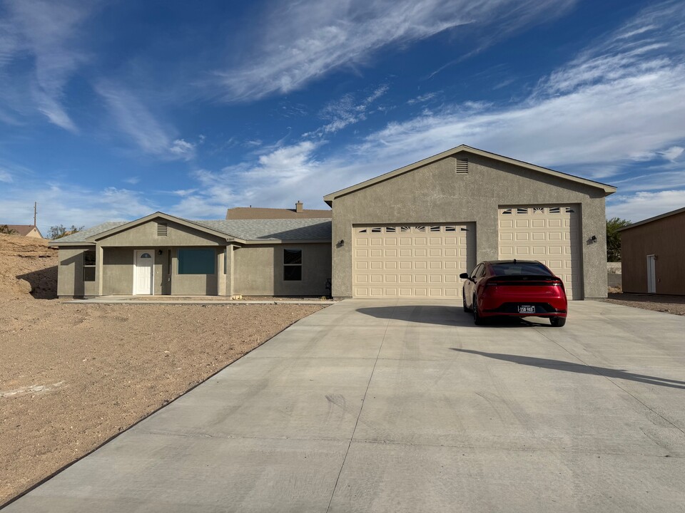 6164 Bison Ave in Fort Mohave, AZ - Building Photo