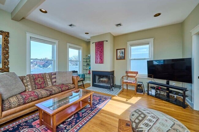 property at 118 Trowbridge St