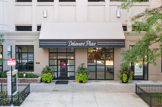 Dearborn Place in Chicago, IL - Building Photo - Building Photo