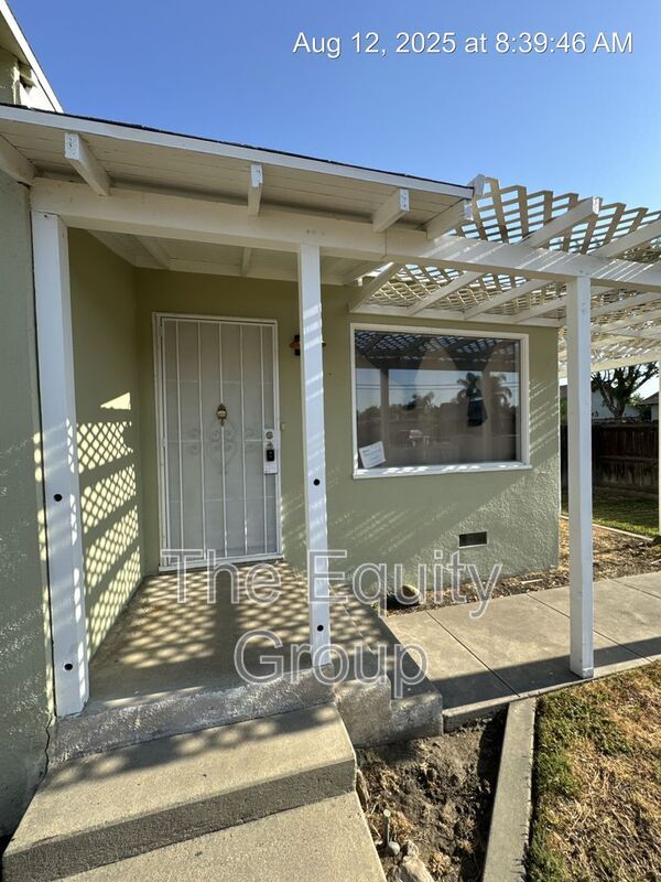 620 E Tulare Ave in Visalia, CA - Building Photo - Building Photo