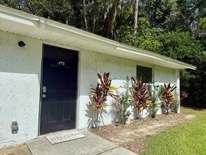 Sunny Creek Apartments in Brooksville, FL - Foto de edificio - Building Photo
