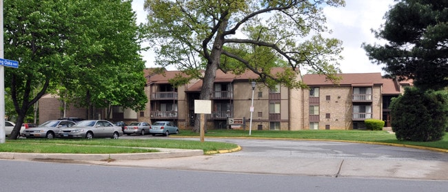 Shade Tree Trace Apartments in Catonsville, MD - Building Photo - Building Photo