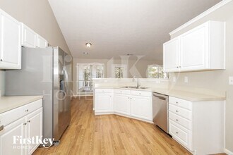 2014 Manor Oak Ln in Buford, GA - Building Photo - Building Photo