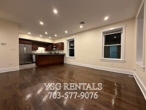 19 Lambert Ave, Unit #1 in Boston, MA - Foto de edificio - Building Photo